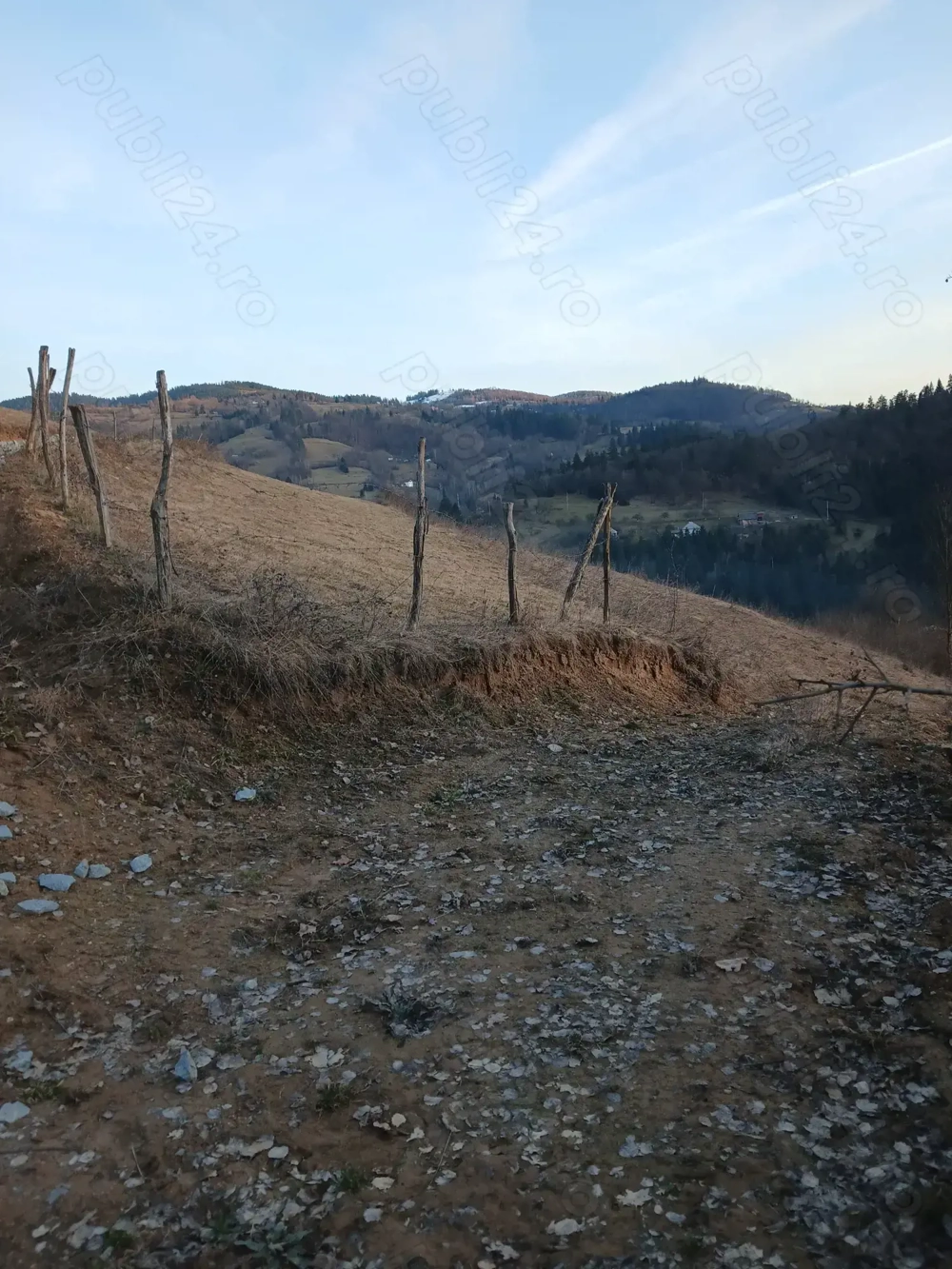 2000 mp teren in Campeni