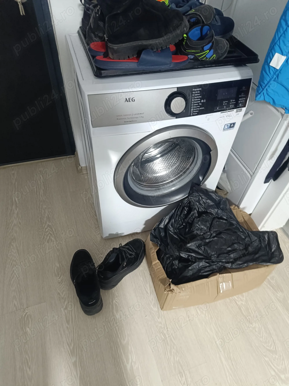 Vând mașina funcțională curge un pic de apă la cuva