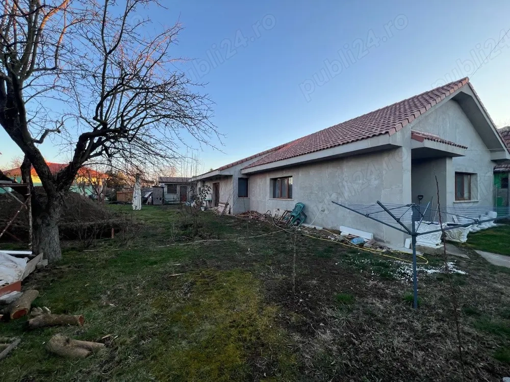 Casa in Plopi 