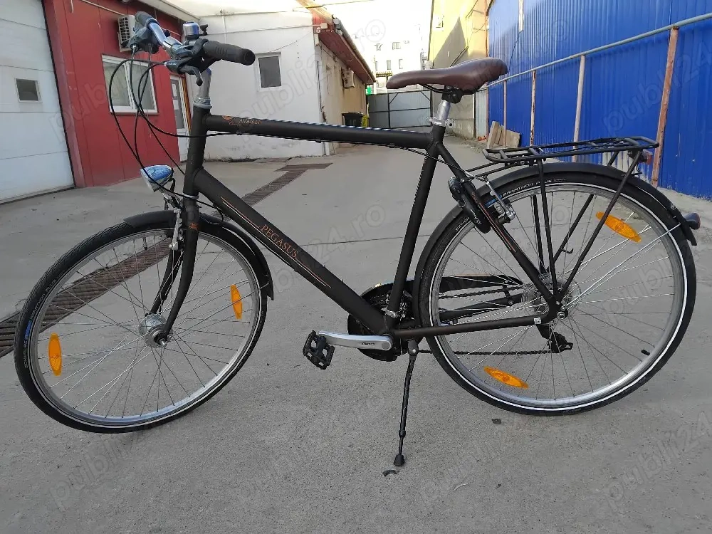 Vând bicicleta din aluminiu pentru bărbați înalți 