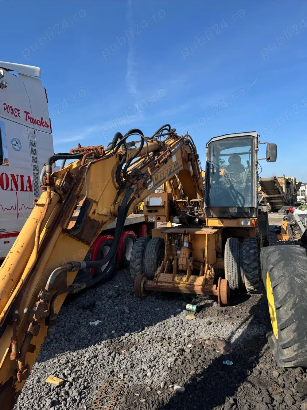 Excavator case poclain 588 compact