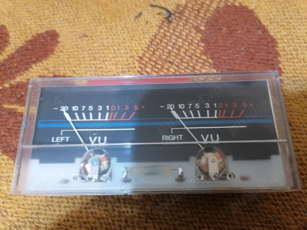 indicator  de nivel audio  vu  metru  dublu  analogic cu ace