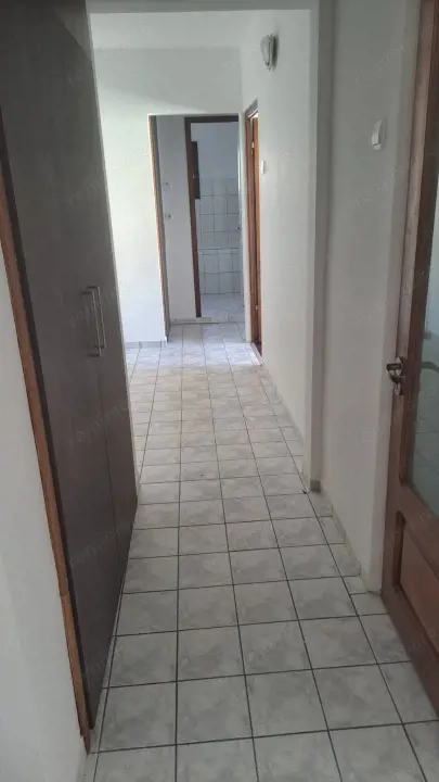 Apartament 3 camere, 70 mp, zona Garii