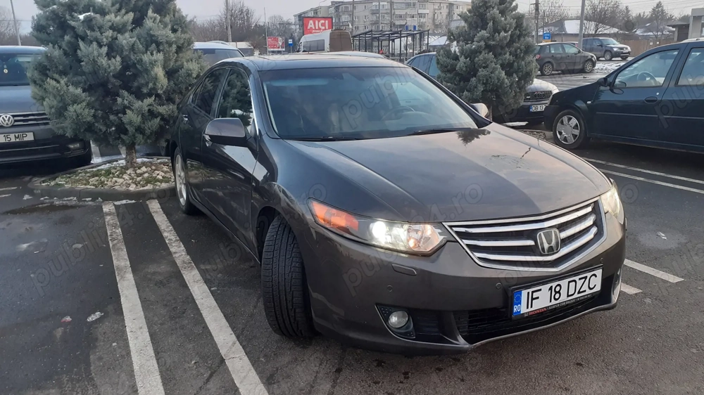 Vând Honda Accord 