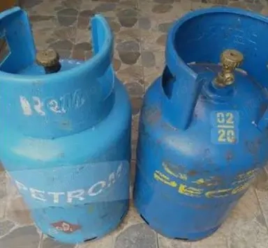 2 butelii aragaz 