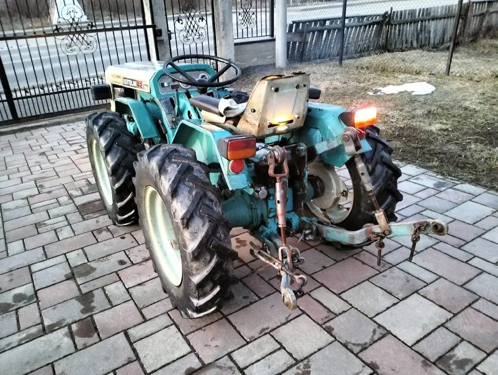 Tractor. Motoagricola 4x4 