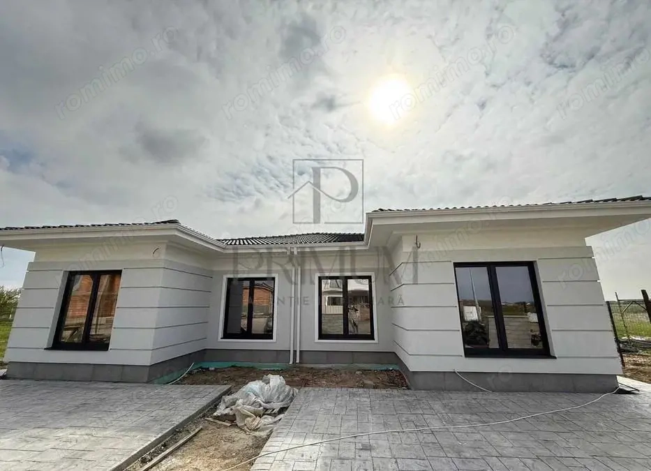 Duplex pe parter - 2 dormitoare - zona buna - desing superb