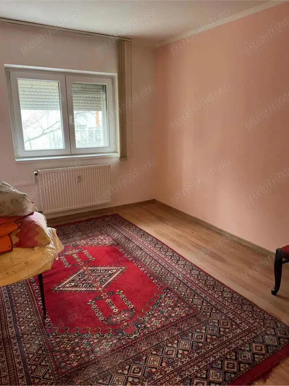 Apartament 3 camere. Etaj intermediar.Garaj. Boxa. Bloc Izolat. Zona Soarelui- Girocului.