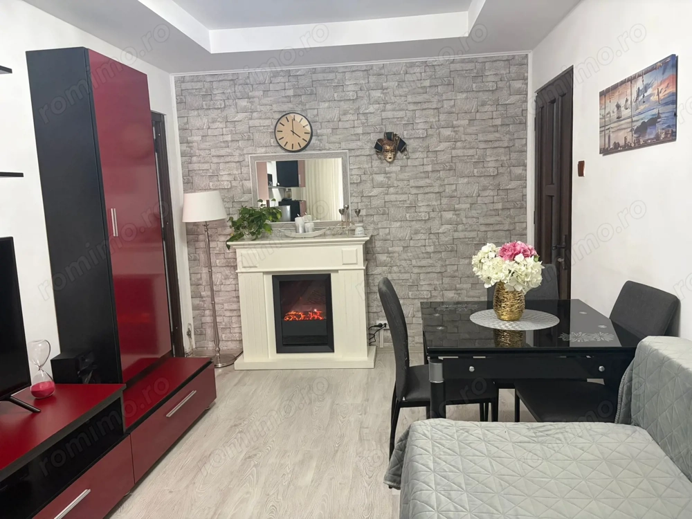 Vând apartament cu 2 camere în zona piața mica