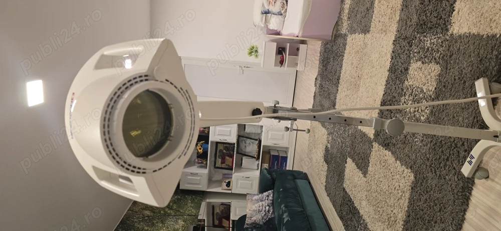 Lampă BIOPTRON profesională cu stativ + set filtre   stare impecabilă.