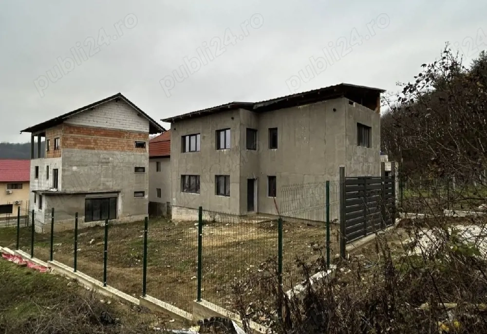 Propietar vand casa noua Bocsa