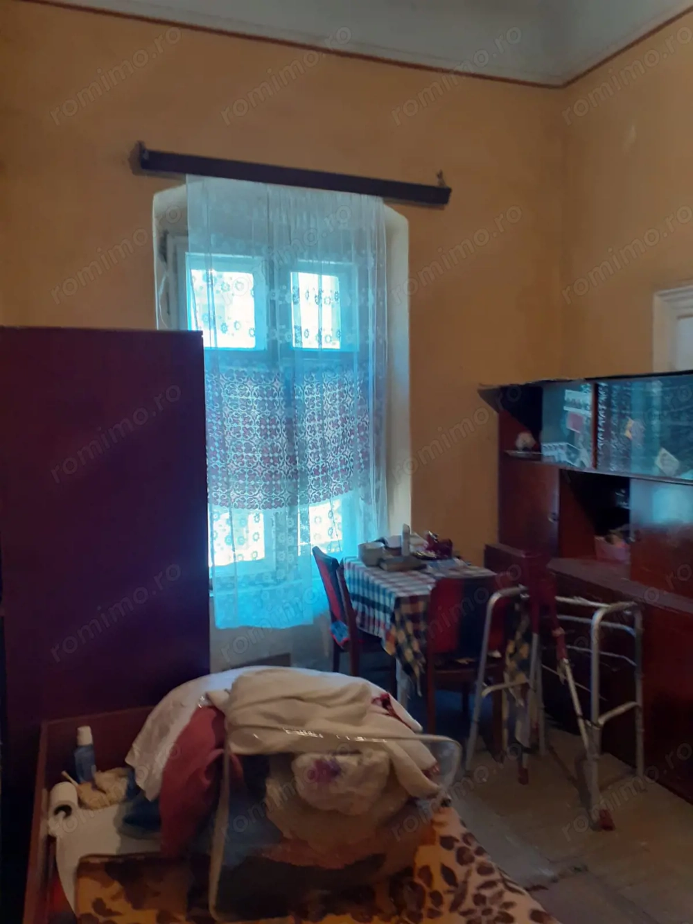 Apartament cu 2 camere, etajul 1  Piata Unirii