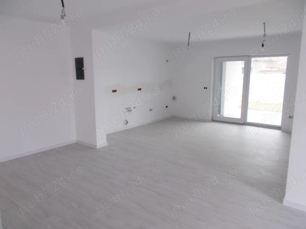 Duplex, intreg sau jumatate, Peciu Nou, parter, 4+4 camere, 674mp