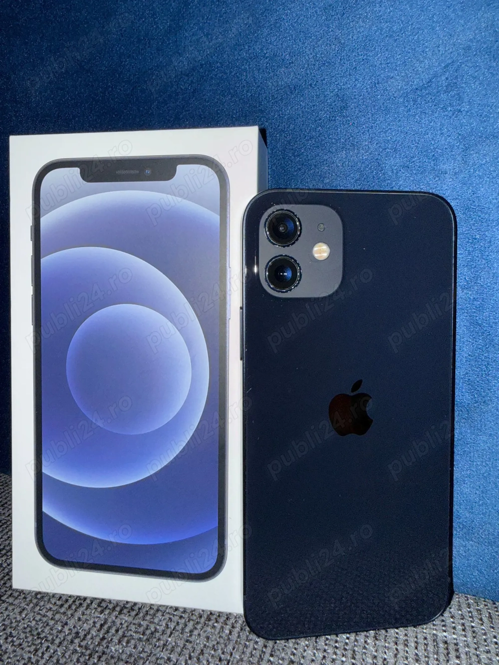 Vând iPhone 12 Black, 64GB   Stare foarte bună + Încărcător original și Huse