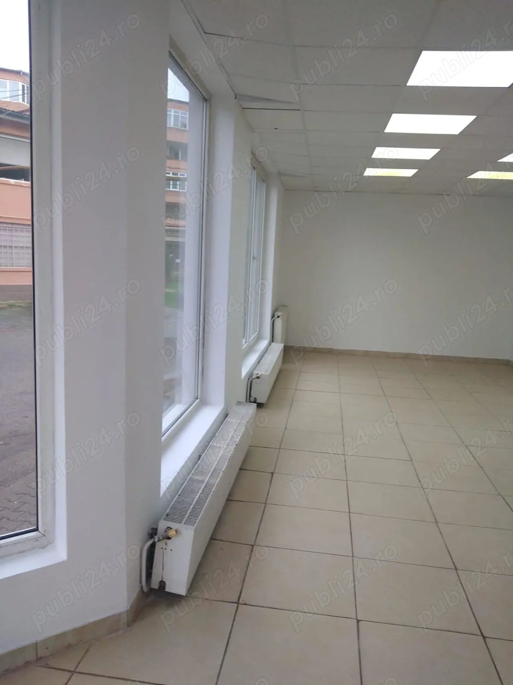 Cladire de tip spațiu comercial de închiriat. ULTRACENTRAL - Hațeg