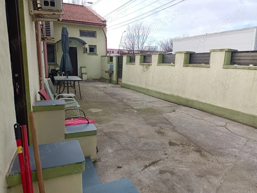 Casa 5 camere,IcIl , 27  7 (deschidere) , pe colt, 3 intrari , gaze,ideal familie  firma ,pod 100mp