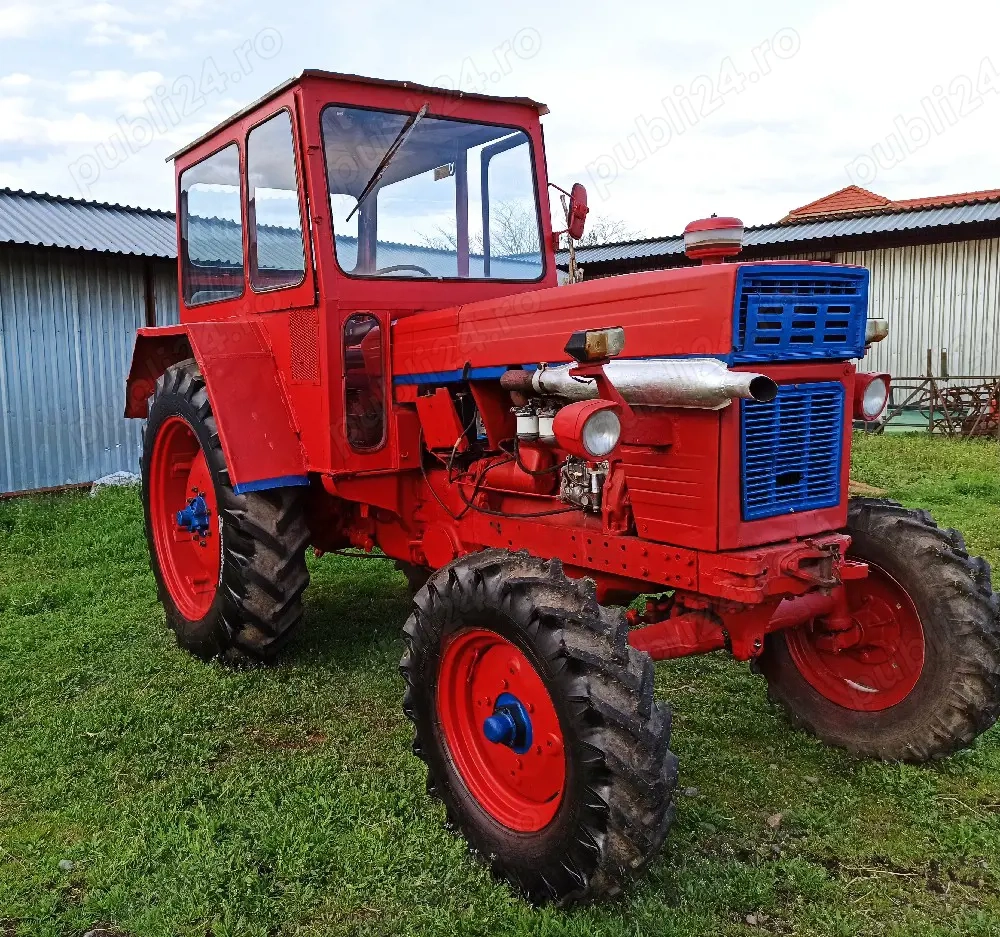 Tractor universal u650 