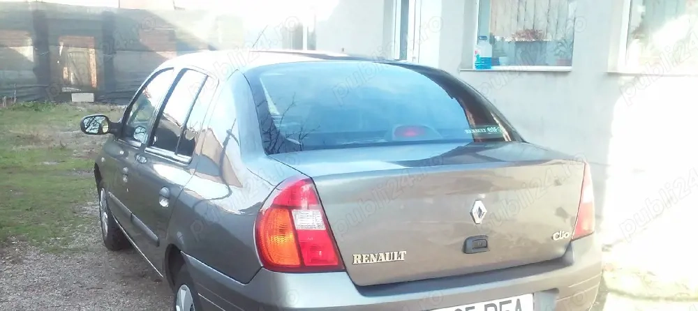 vând Renault Clio 