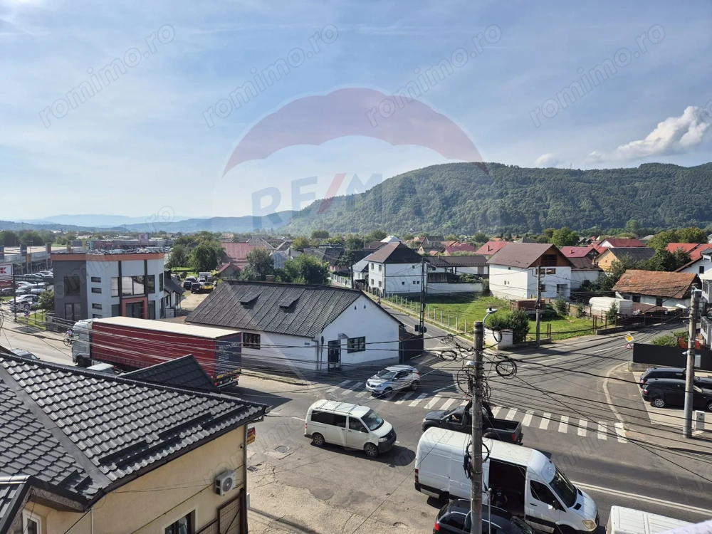 Apartament cu 4 camere de vânzare