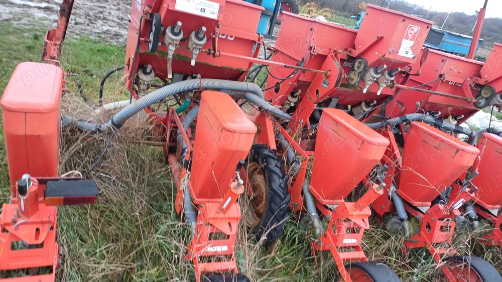 Semanatoare porumb și floarea-soarelui 