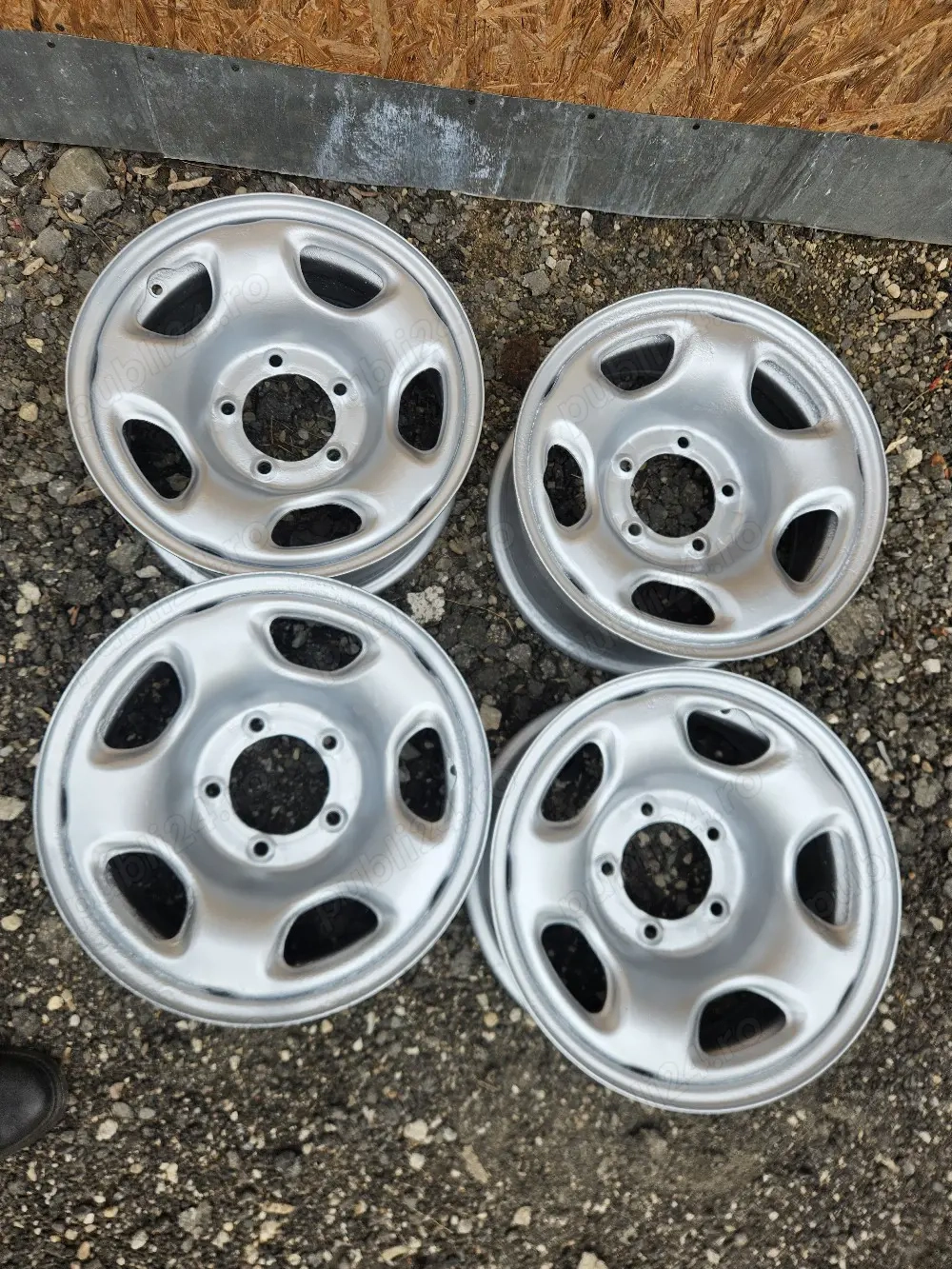 set de jante R16 suzuki grand vitara pana in anul  2005  R16.   5X139.7 CU 7 J