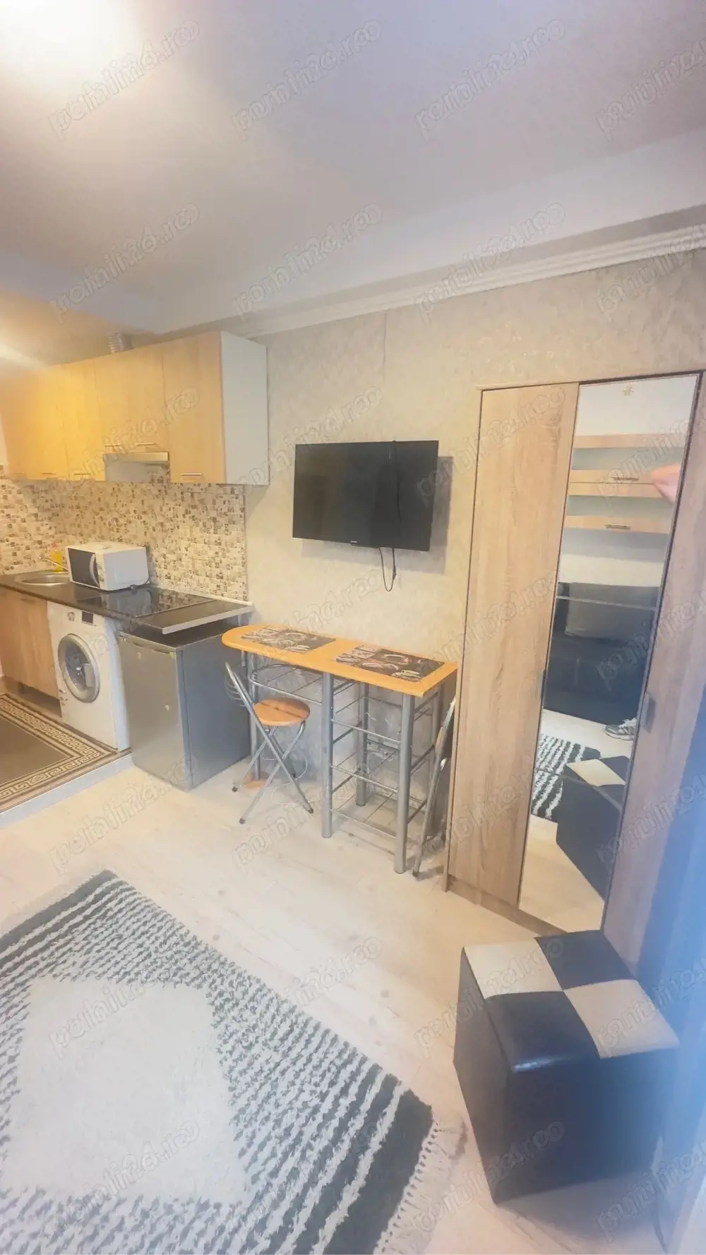 Inchiriez garsoniera in zona Buziasului, et.4, suprafata utila de 15 mp.