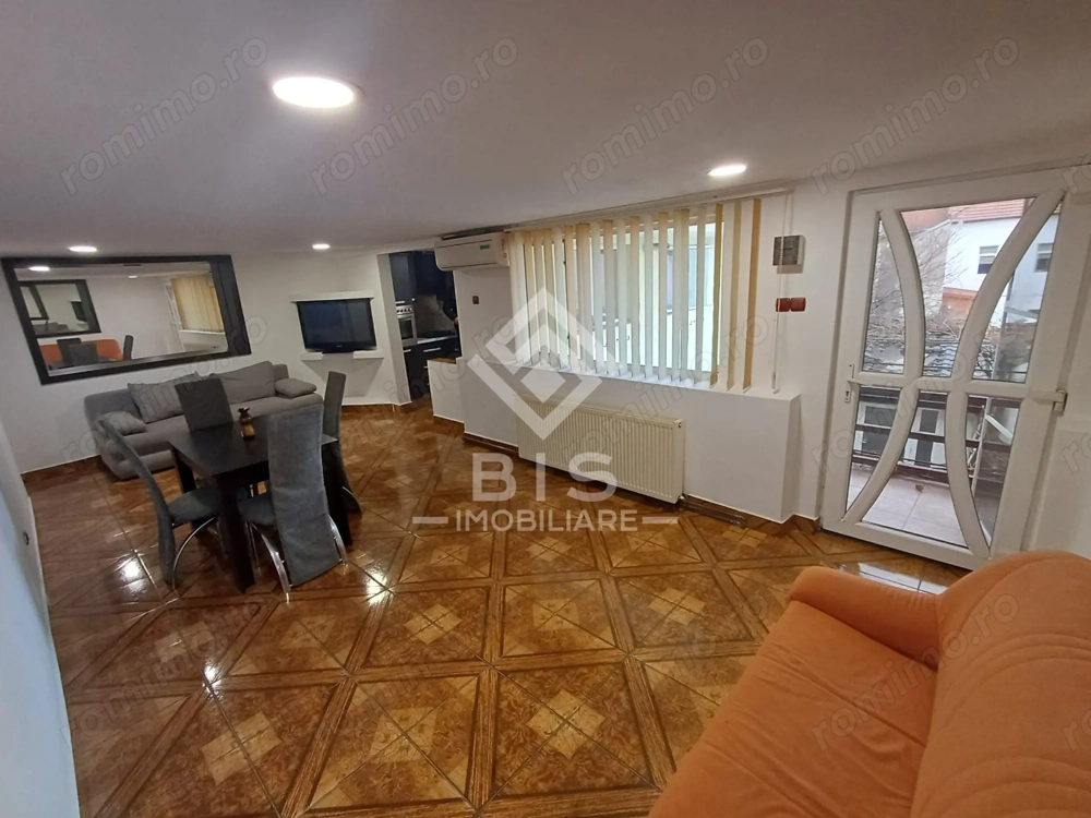 Apartament la casa 3 camere,  70mp
