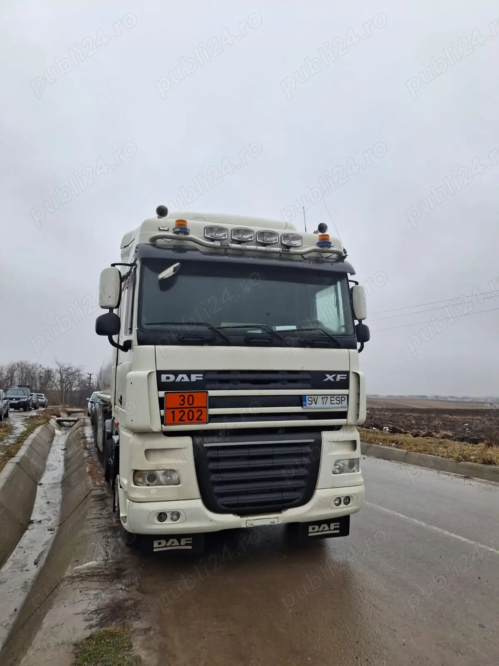 DAF XF cu cisternă