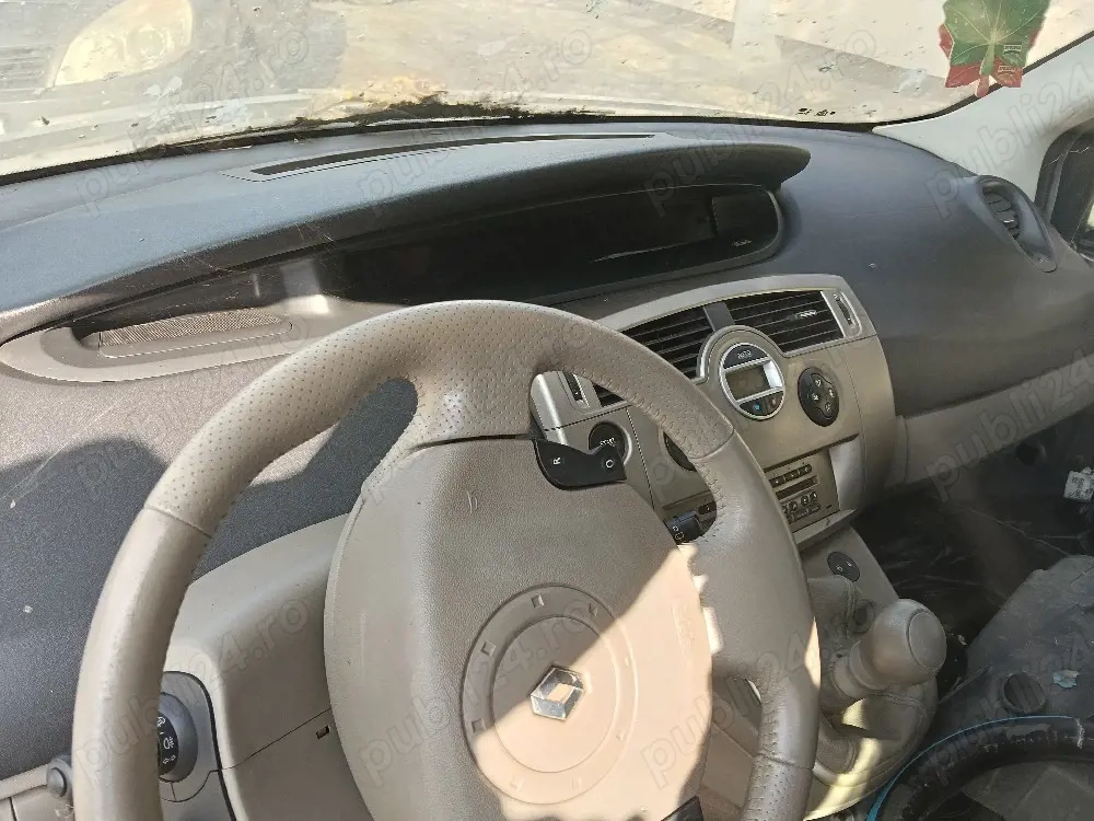 se vinde renault 300 euro pt piese