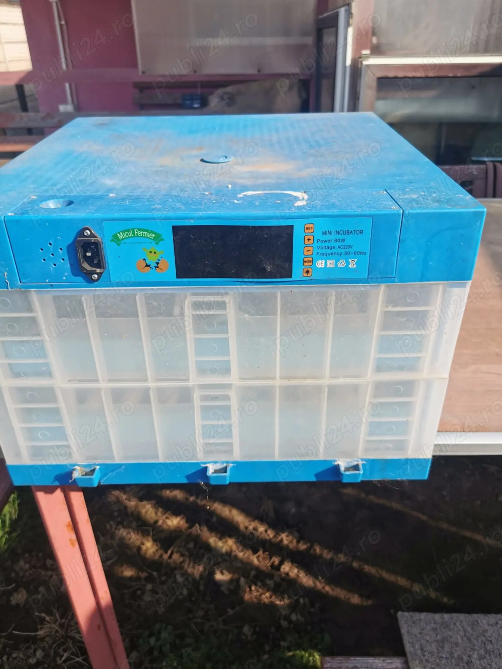 incubator clocitoare electrica