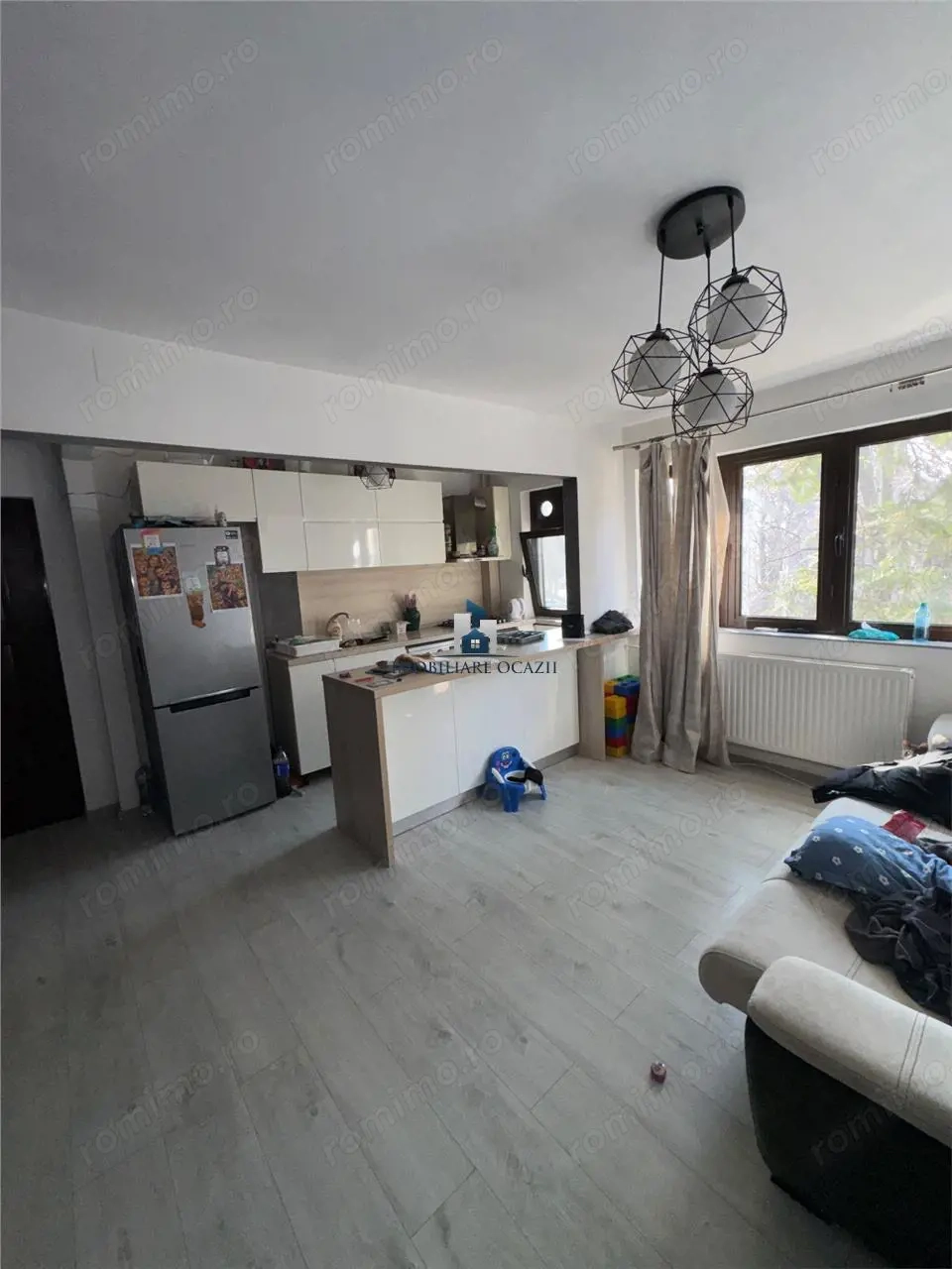 Apartament 4 camere Semidecomandat Berceni