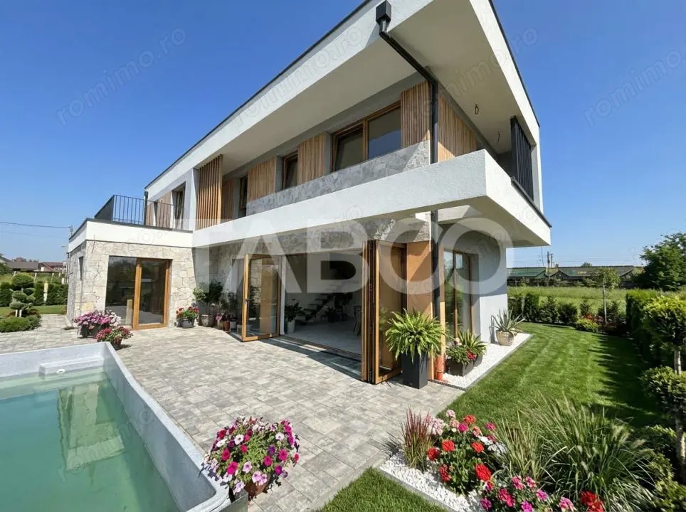 Vila moderna calitate premium 5 camere curte cu piscina Sannicoara