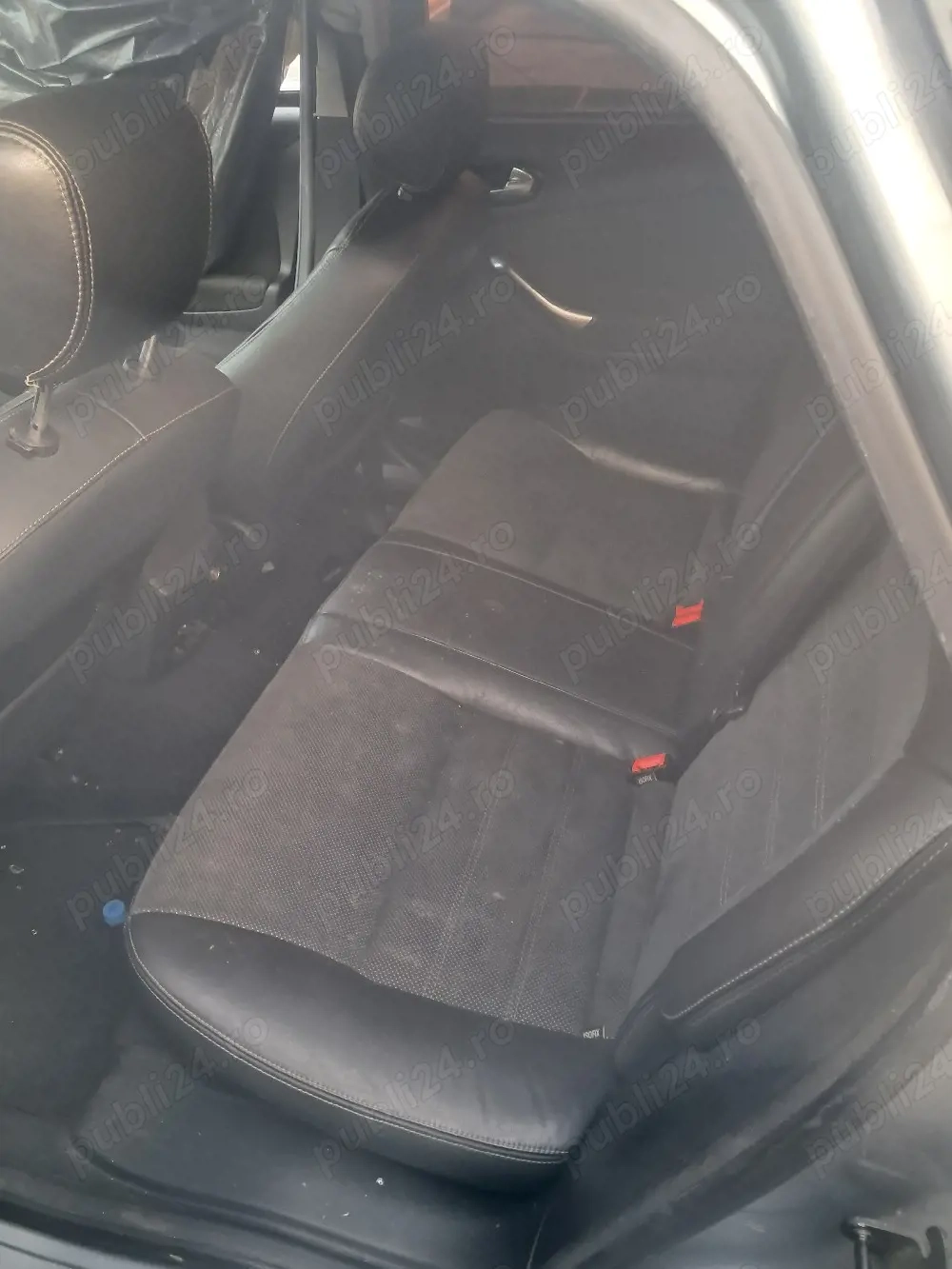 dezmembrez ford mondeo 2010