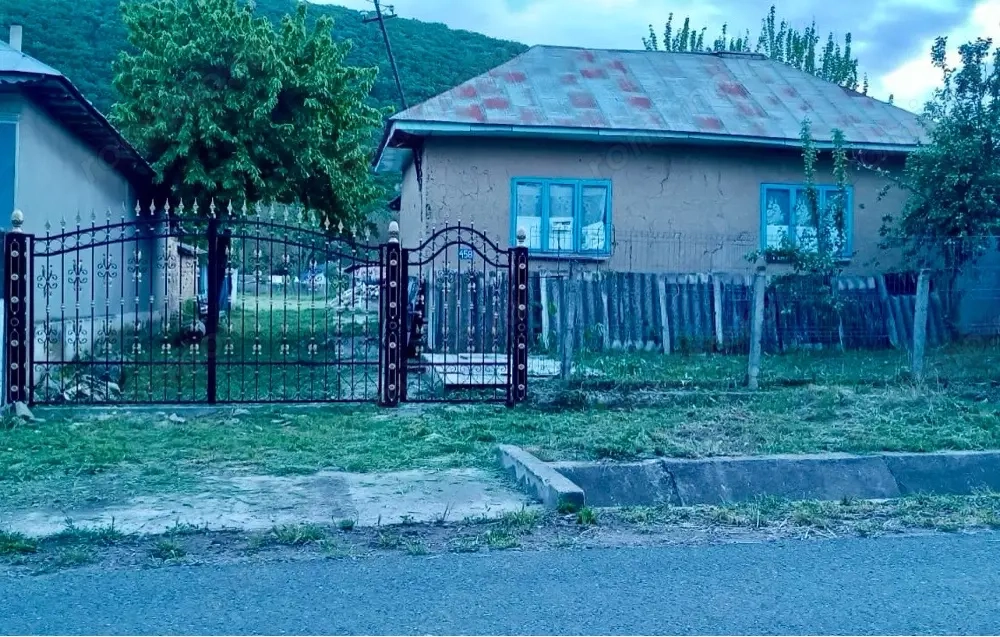 Casă de Vânzare 2000 mp 