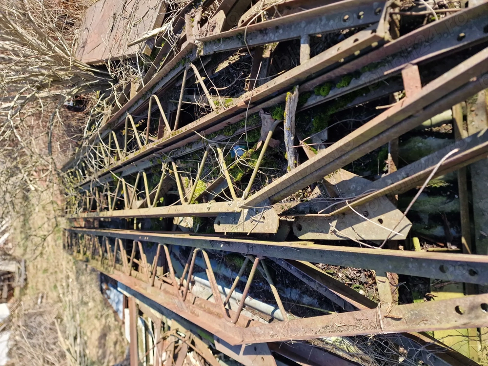 Vând schelet hală metalică complet   aproximativ 150 mp