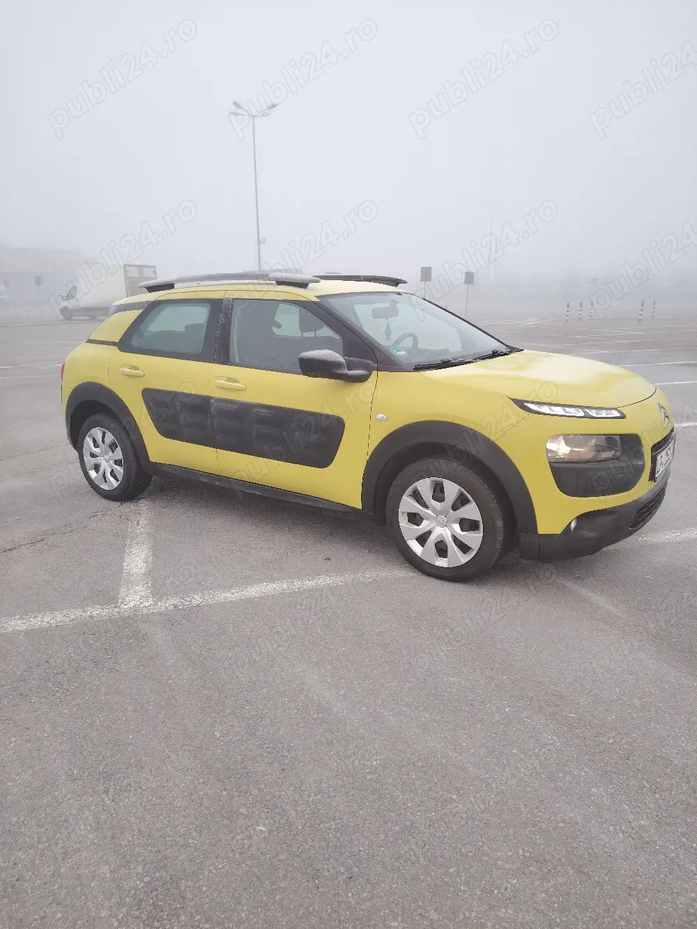 Vând Citroen C4 cactus