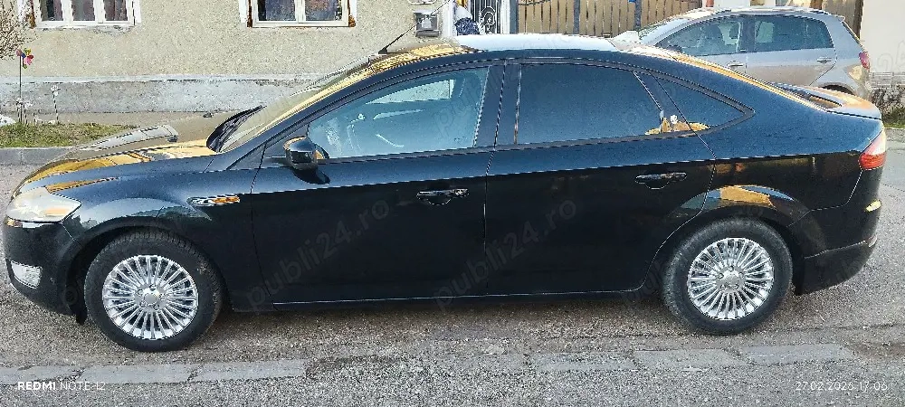 Vând Ford Mondeo Mk4 an 2008 motor  2000 diesel 140 cp , navi cu camera marșarier din fabrica ,pilot