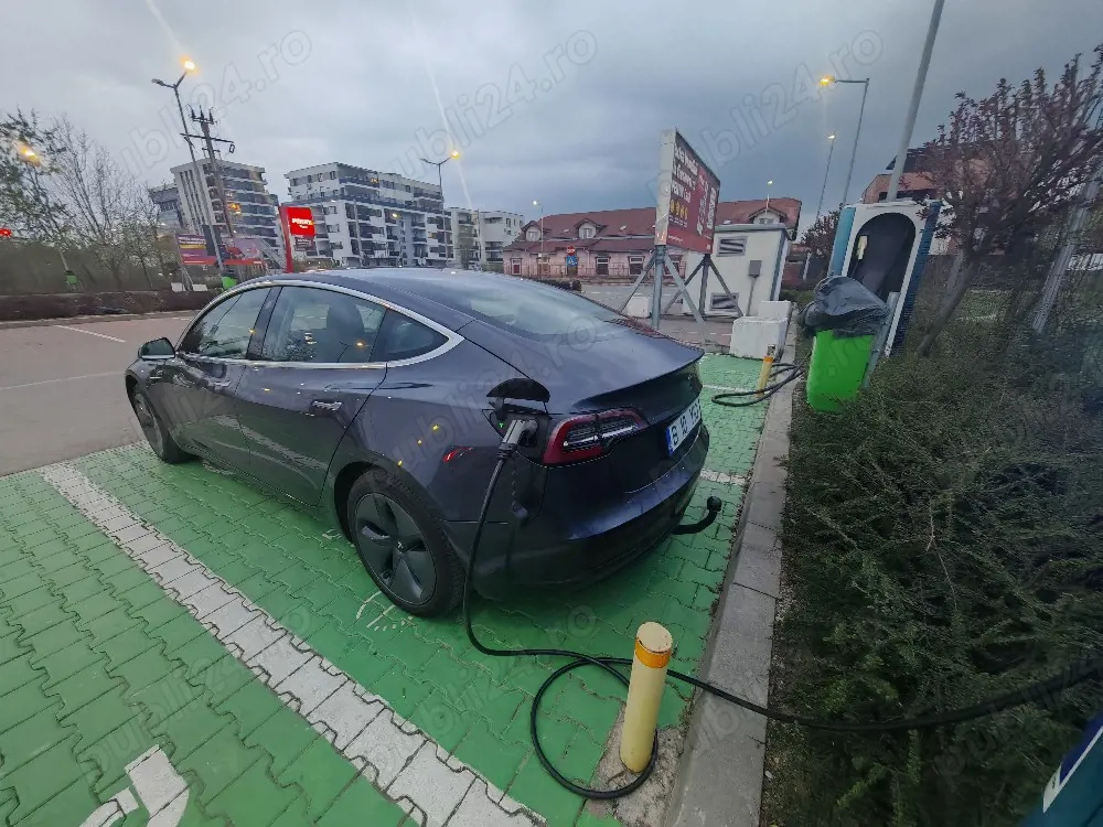 Vand Tesla Model 3 Long Range