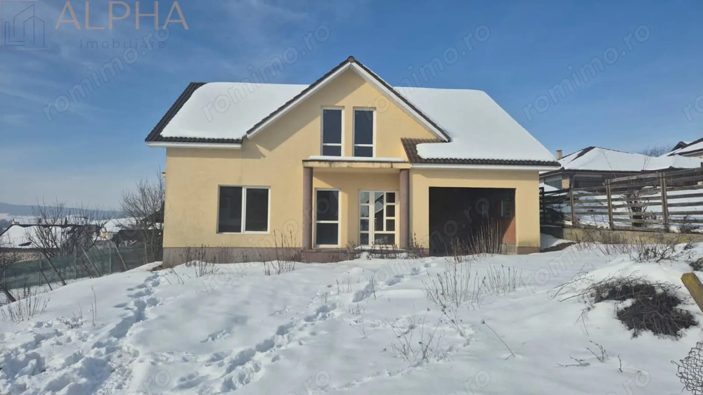 Casa spatioasa la iesire din Bistrita spre Sigmir