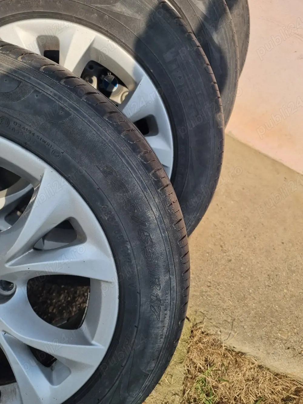 4 cauciucuri de vara 235 55 17 cu jante de aliaj 5x120 de Bmw