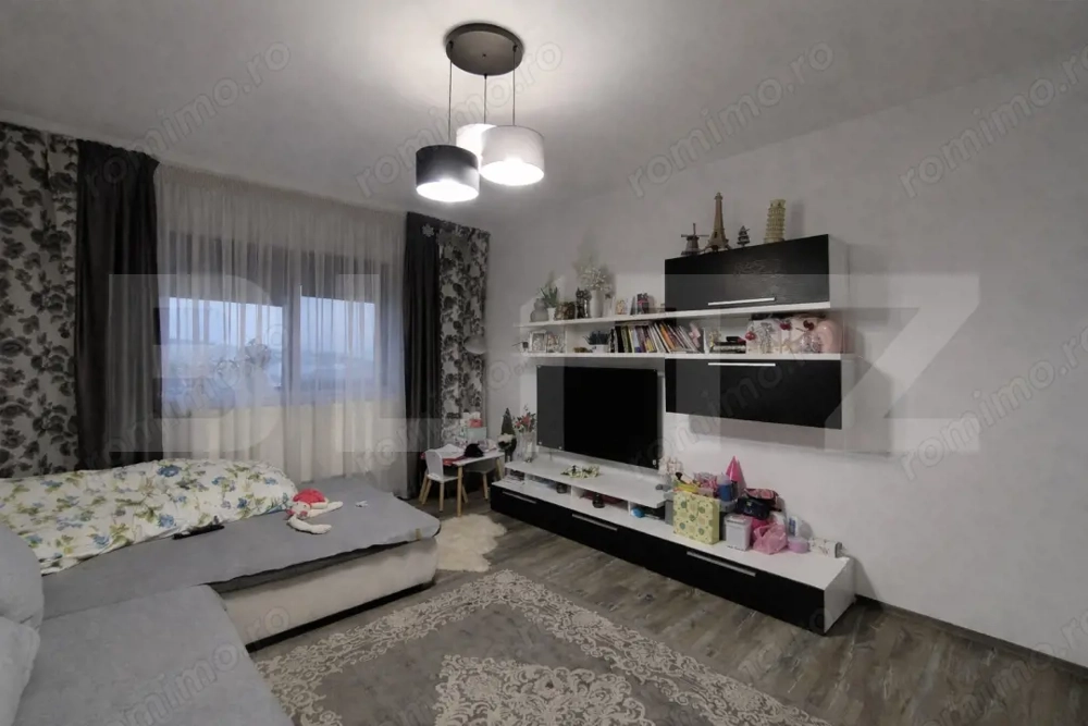 Apartament 2 Camere si Mansarda , Hlincea , 53mp