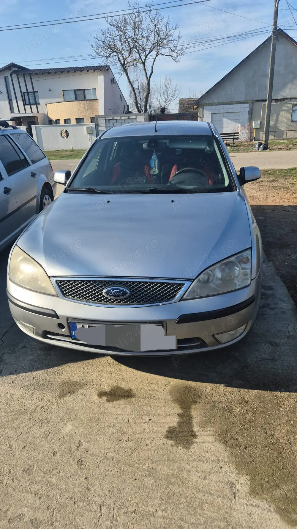 Se vinde ambele mașini 