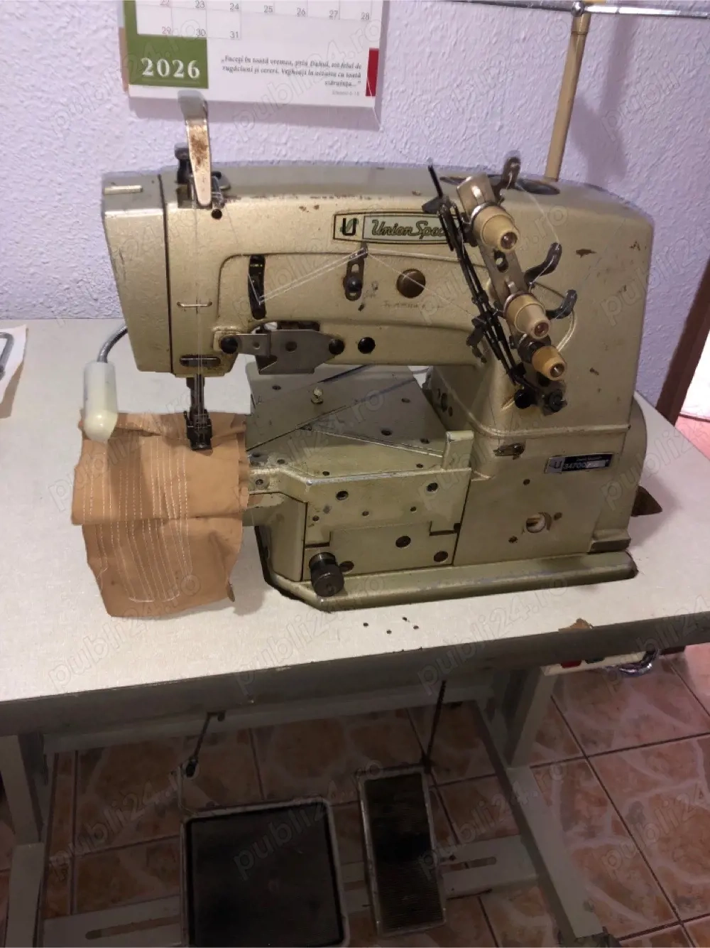 Mașină de cusut industrială 