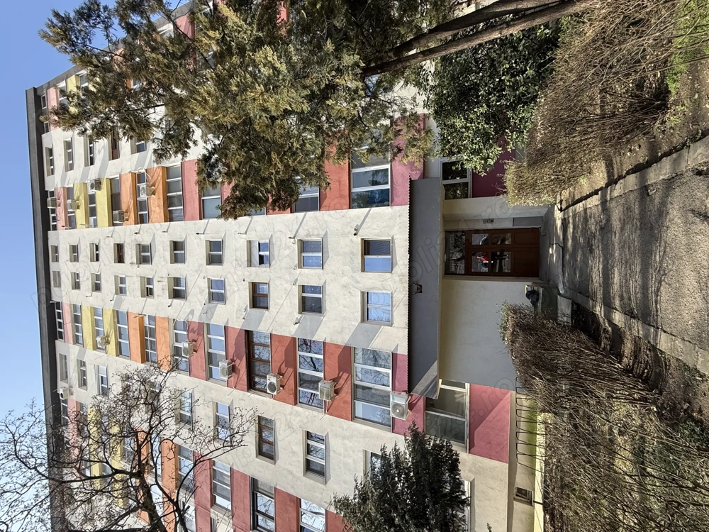 Proprietar   apartament 3 camere , 71 mp + boxă, la 5 minute de centru