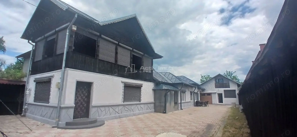 Casa 8 camere de vanzare Valea Voievozilor Targoviste 653mp teren