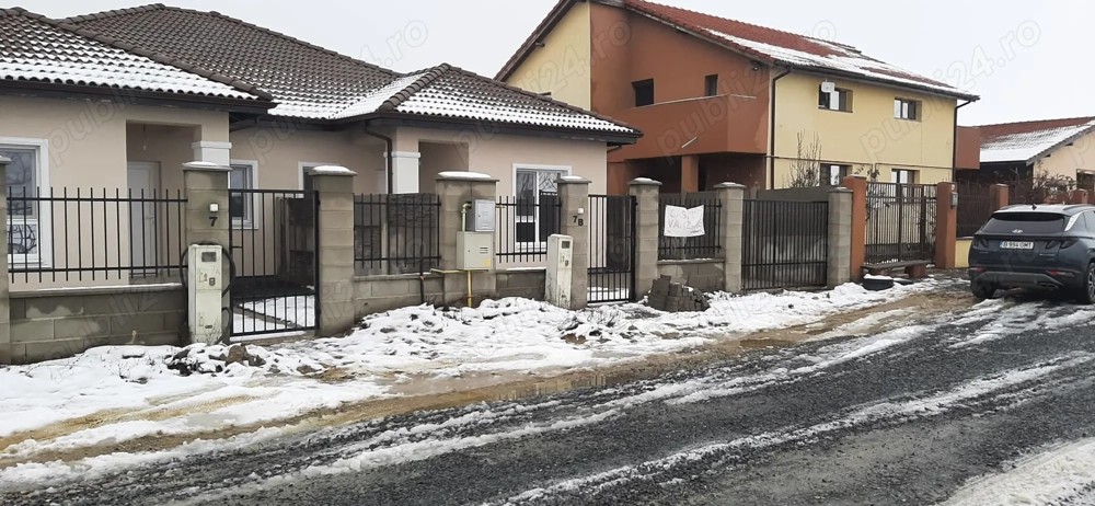 Proprietar vand casa tip duplex