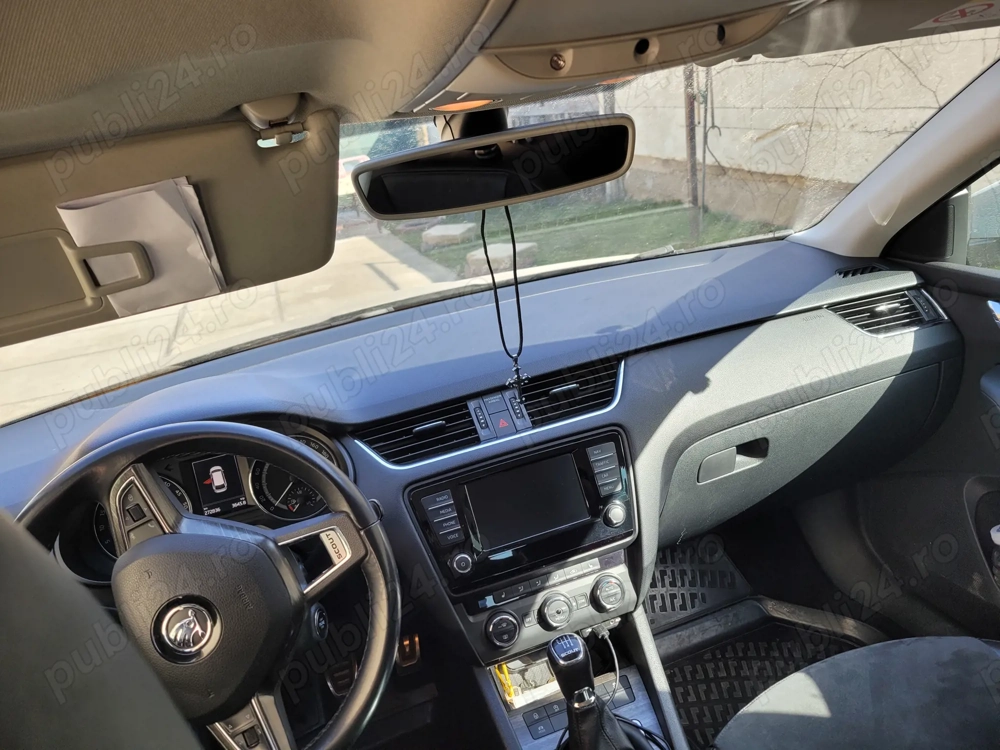 Vînd scoda octavia scout 