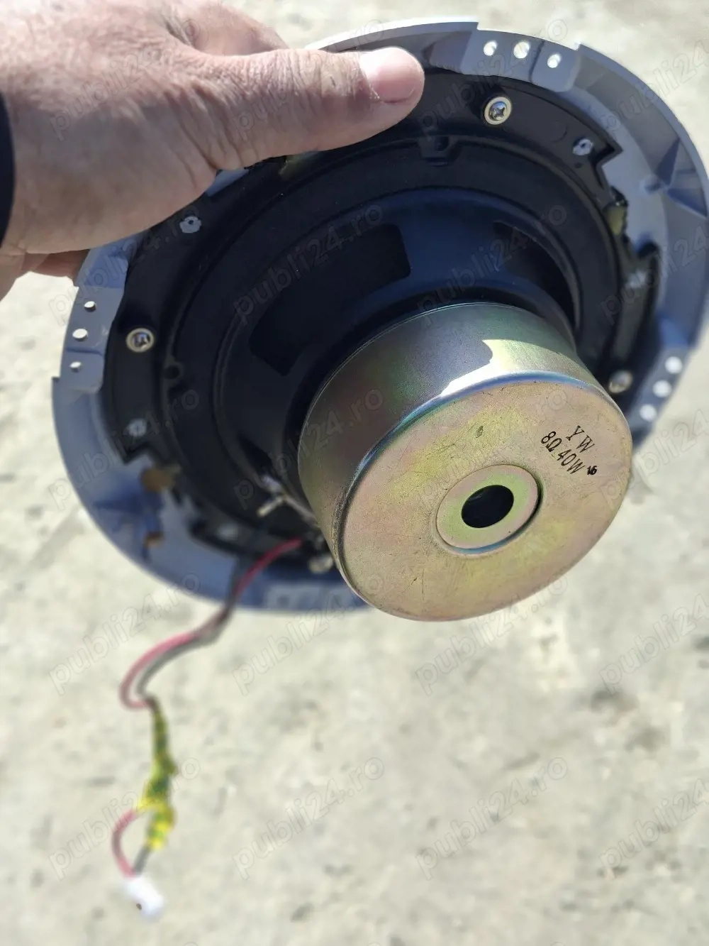 vînd casetofon smart cu blutus + o boxă auto 130 lei