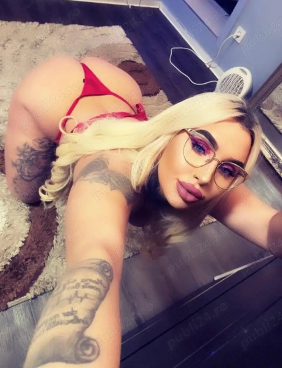 Blonda tatuata,cu piercing in zona intima!!Ofer si show web,dar si masaj erotic!