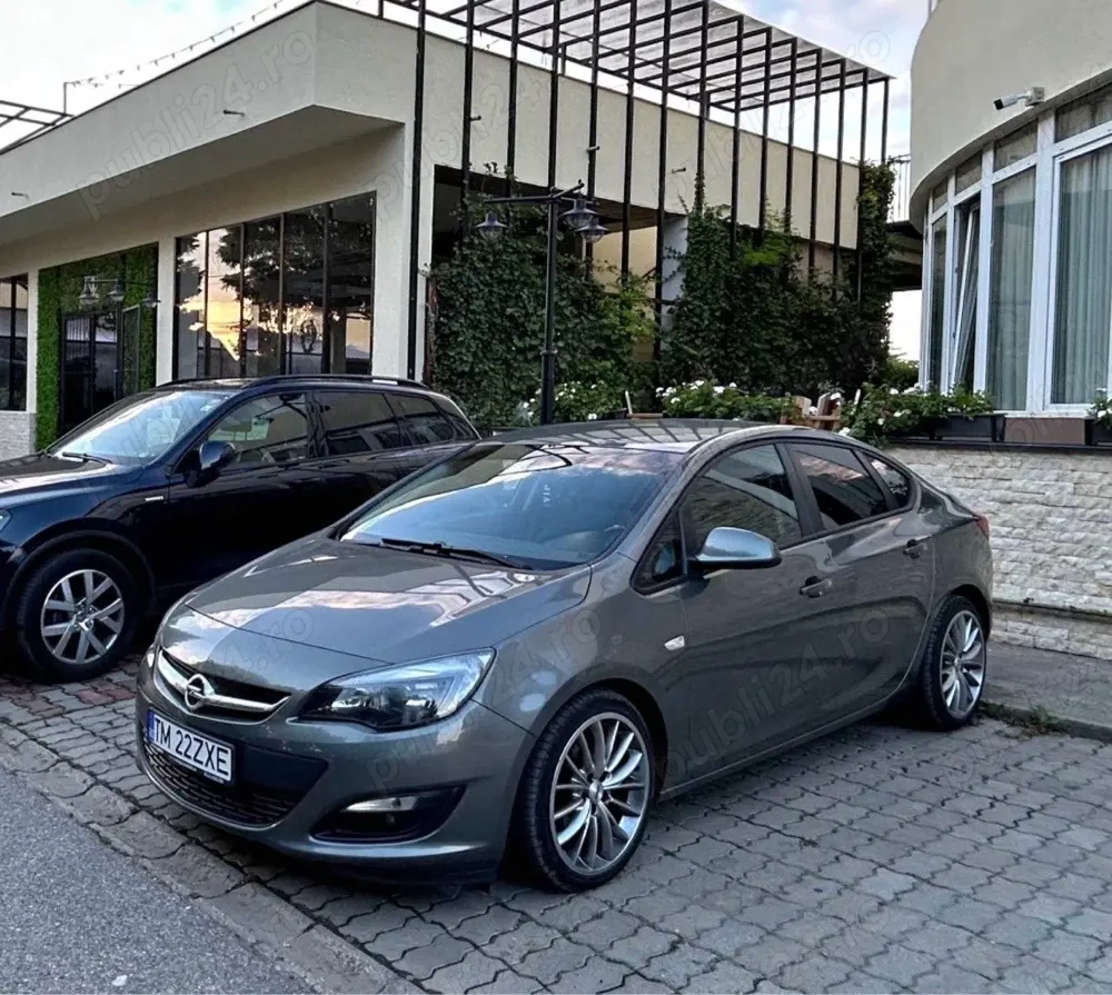 Vand Opel Astra J Sedan